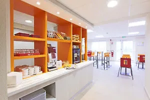 Отель Lyon Aeroport 2*