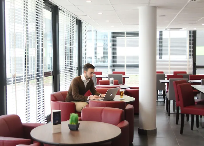 Première Classe Lyon Est - Quentin Fallavier - Aéroport 2*