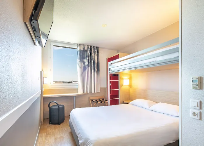Première Classe Lyon Est - Quentin Fallavier - Aéroport Hotel 2*