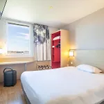 Lyon Aeroport 2*