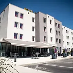 Lyon Aeroport 2*