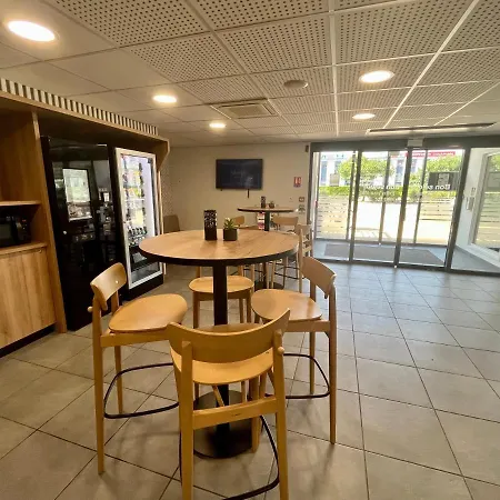 Première Classe Lyon Est - Quentin Fallavier - Aéroport 2*