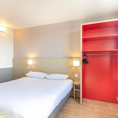 Première Classe Lyon Est - Quentin Fallavier - Aéroport Hotel