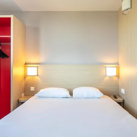Lyon Aeroport Hotel 2*