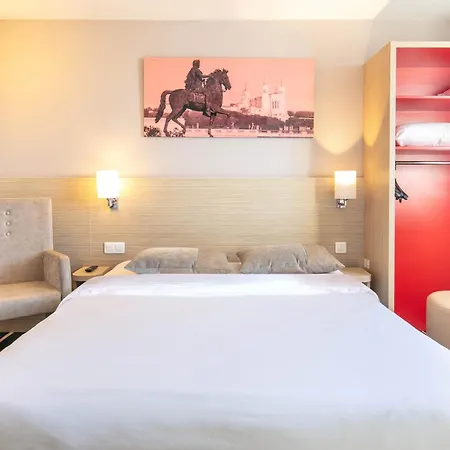 Hotel Lyon Aeroport 2*