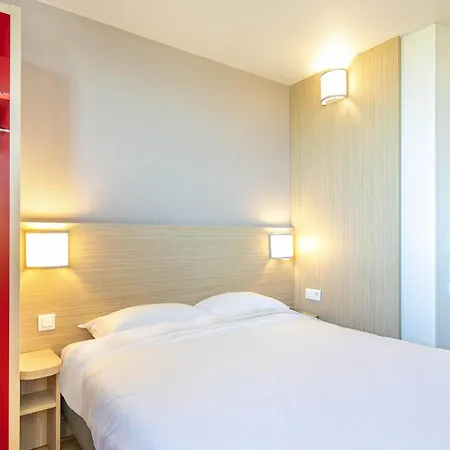 Lyon Aeroport Hotel 2*