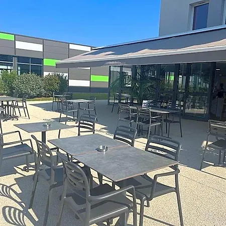 Hotel Lyon Aeroport 2*