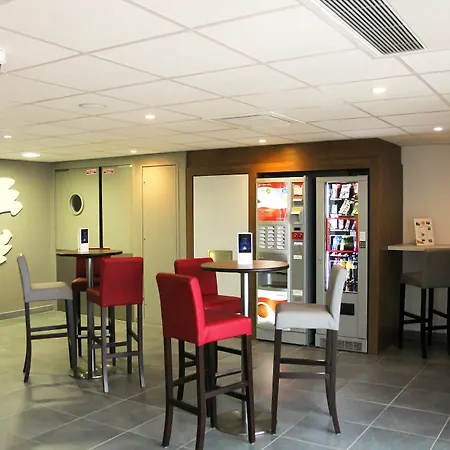 Lyon Aeroport 2*